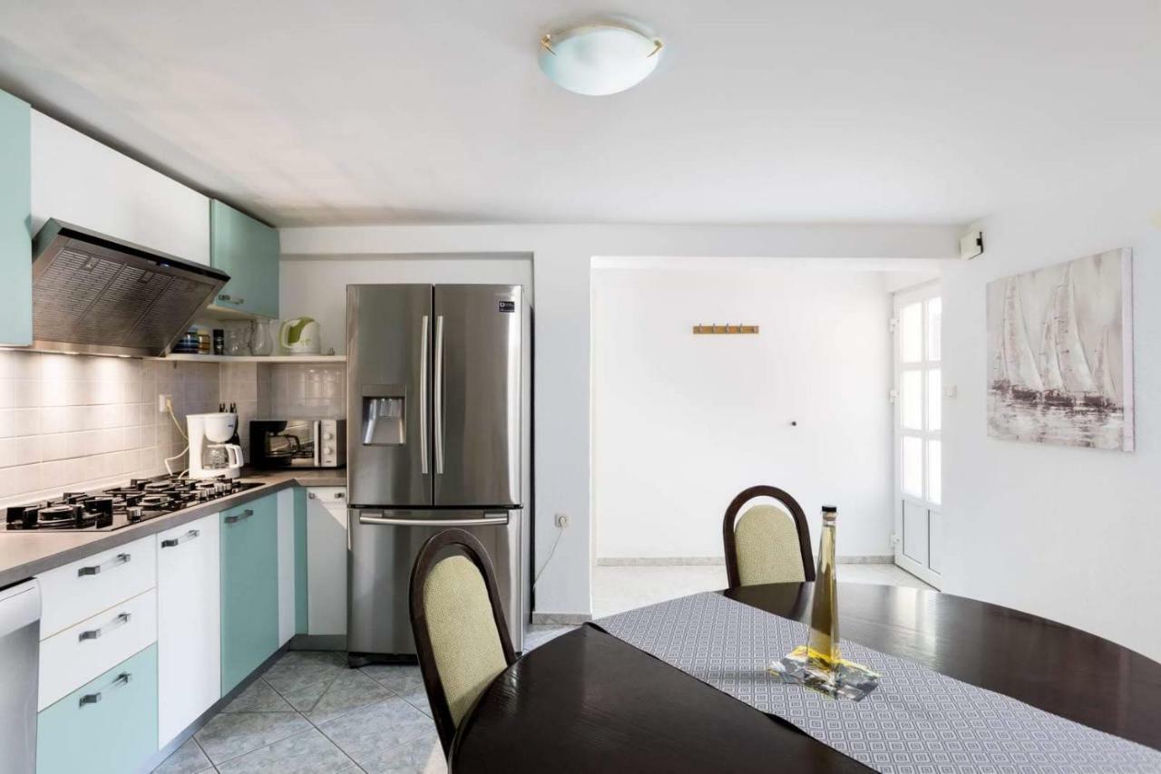 Apartmani Vinko Tribunj-Sovlje Tribalj 外观 照片
