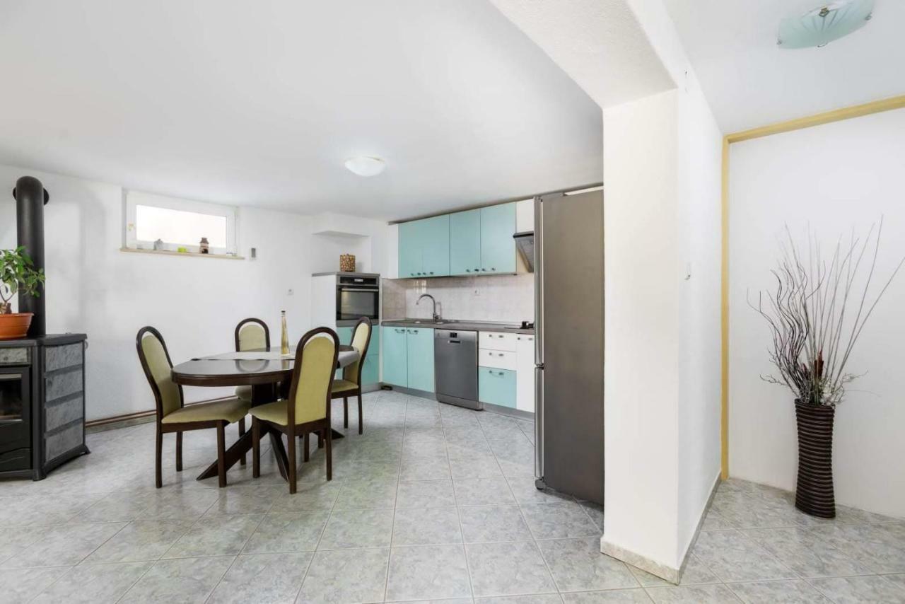 Apartmani Vinko Tribunj-Sovlje Tribalj 外观 照片
