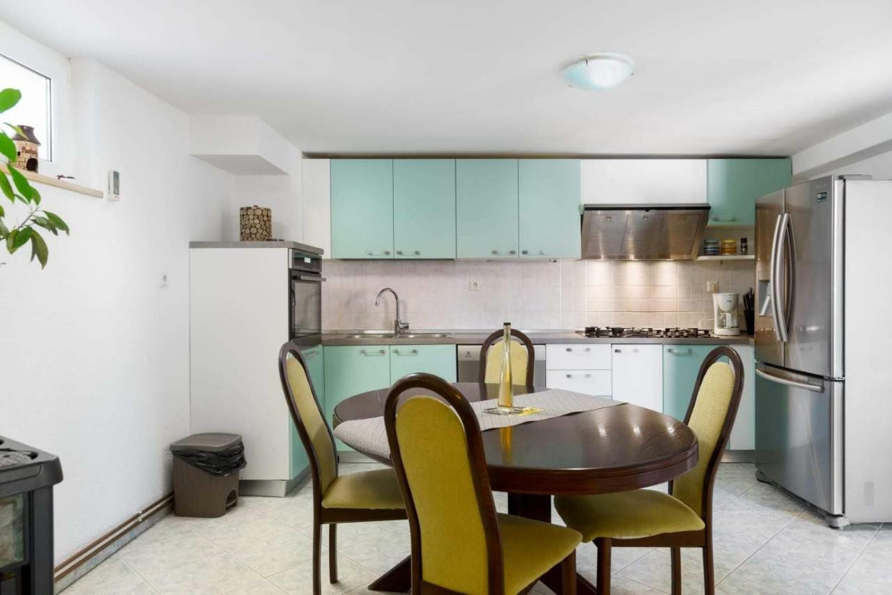Apartmani Vinko Tribunj-Sovlje Tribalj 外观 照片