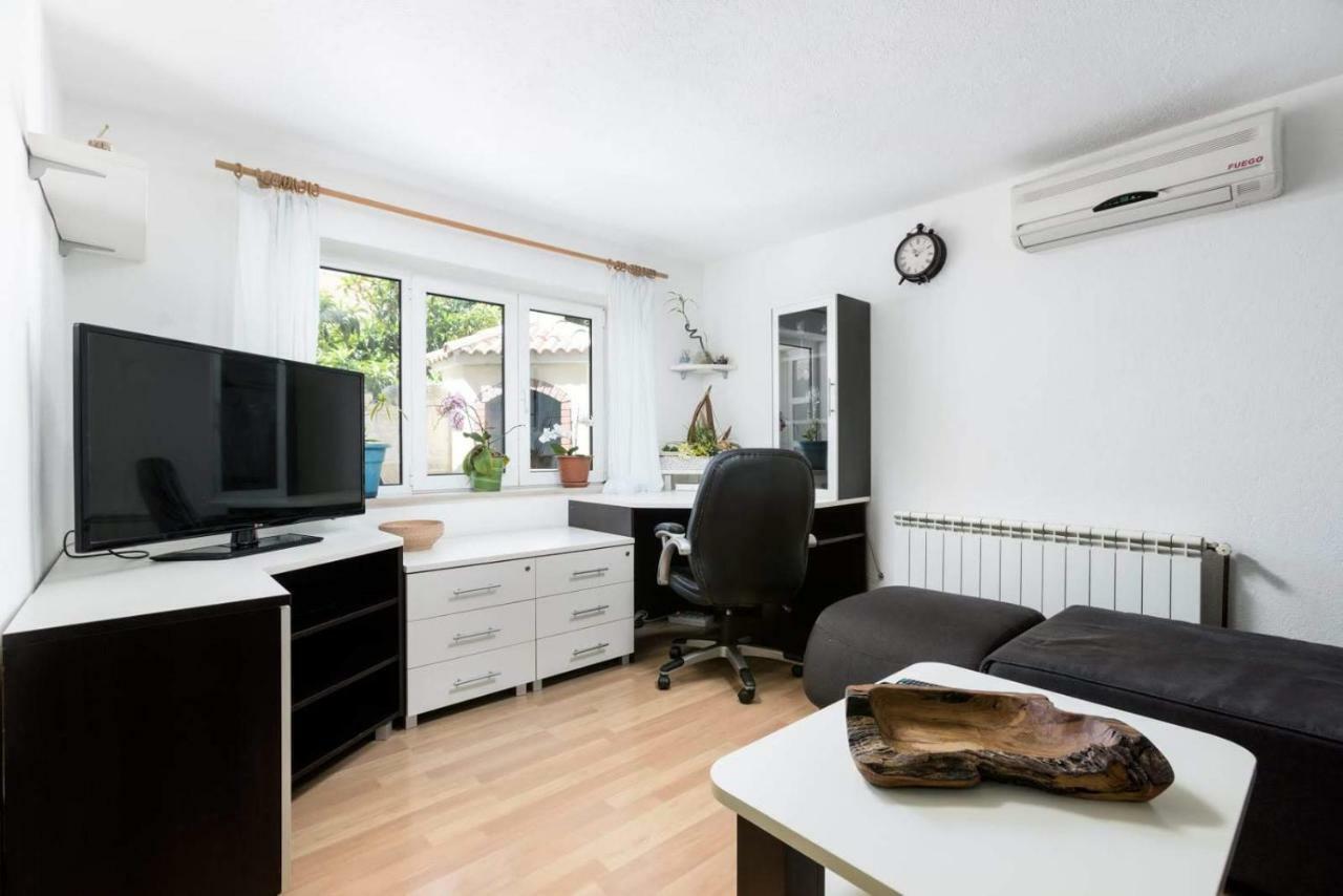 Apartmani Vinko Tribunj-Sovlje Tribalj 外观 照片