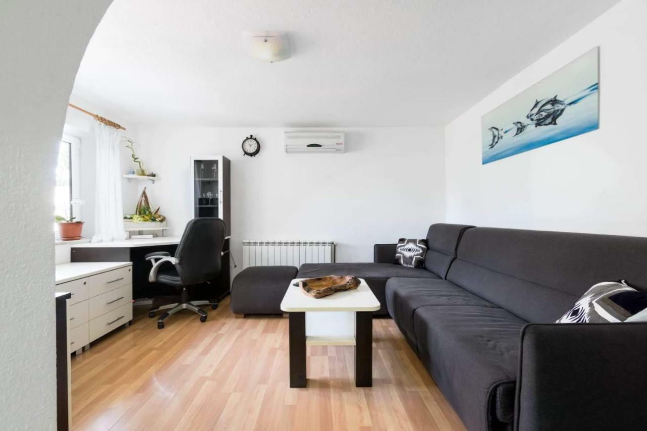 Apartmani Vinko Tribunj-Sovlje Tribalj 外观 照片