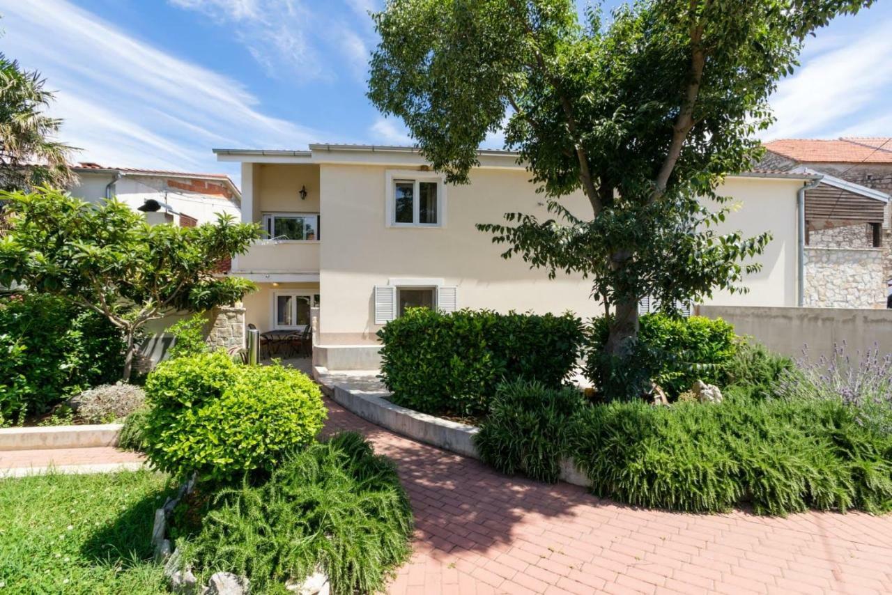 Apartmani Vinko Tribunj-Sovlje Tribalj 外观 照片